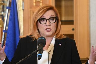 Obří peníze „leží ladem“ u bank, Schillerová chystá hromadný přesun. Naráží na odpor